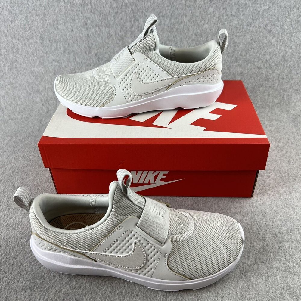 Nike Pull On Sneakers Womens Size 11 Running Gray lightweight
